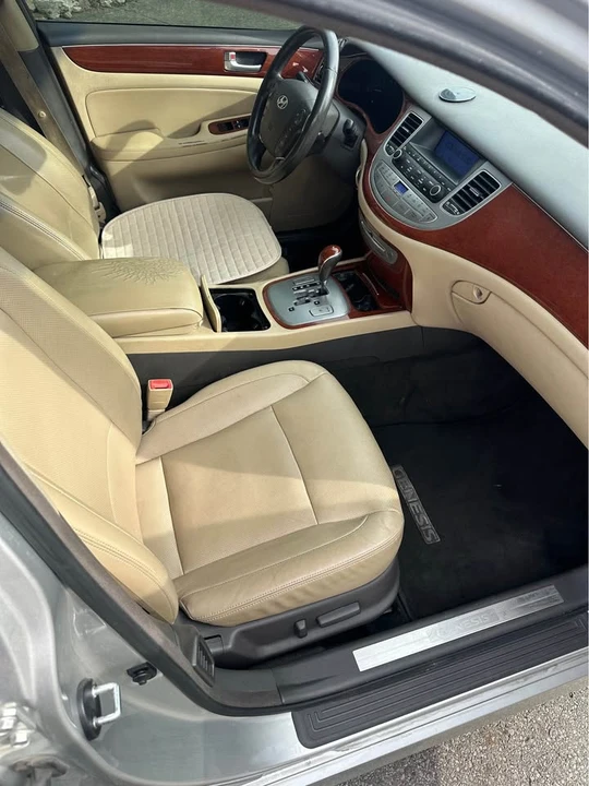 2012 Hyundai Genesis - Image 7 of 20