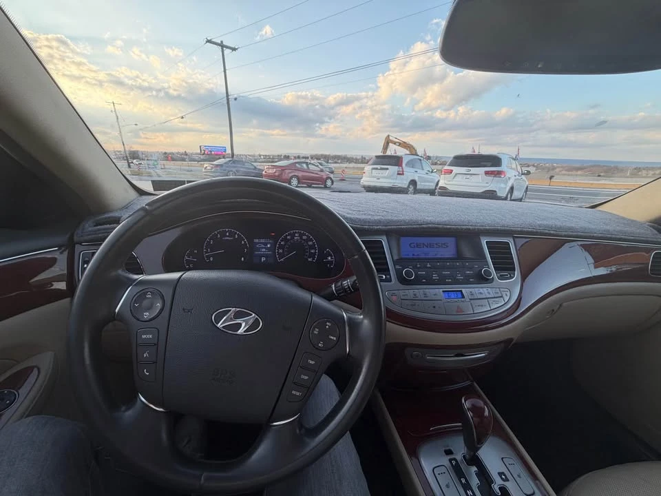 2012 Hyundai Genesis - Image 14 of 17