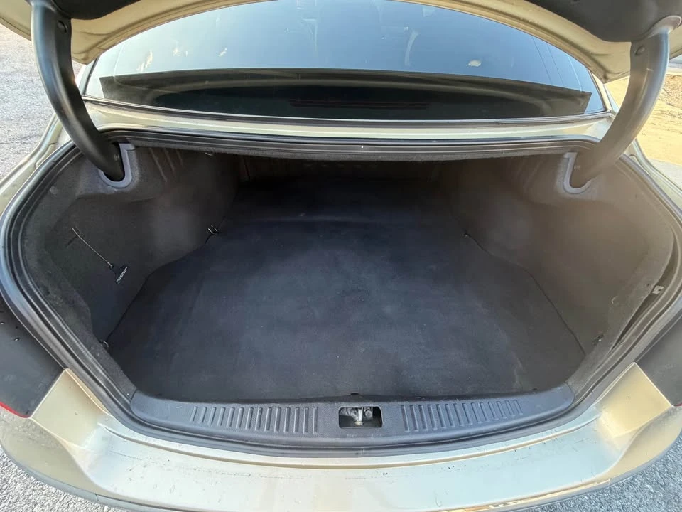 2012 Hyundai Genesis - Image 16 of 17