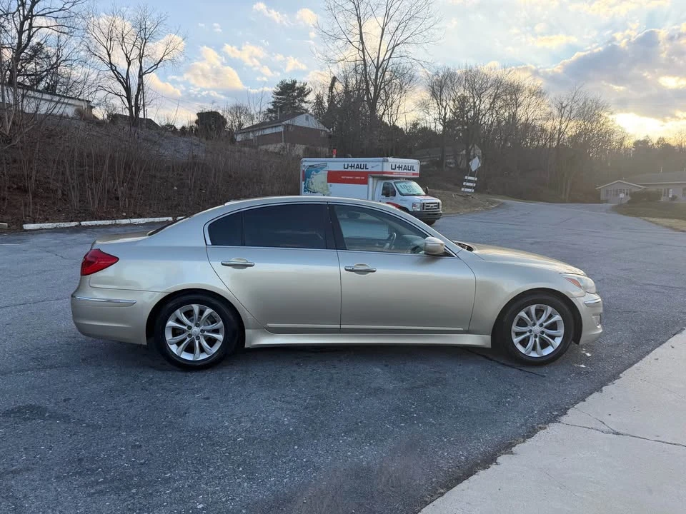 2012 Hyundai Genesis - Image 6 of 17