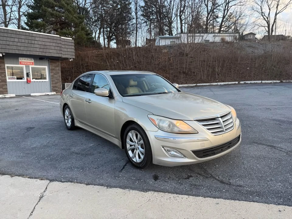 2012 Hyundai Genesis - Image 7 of 17