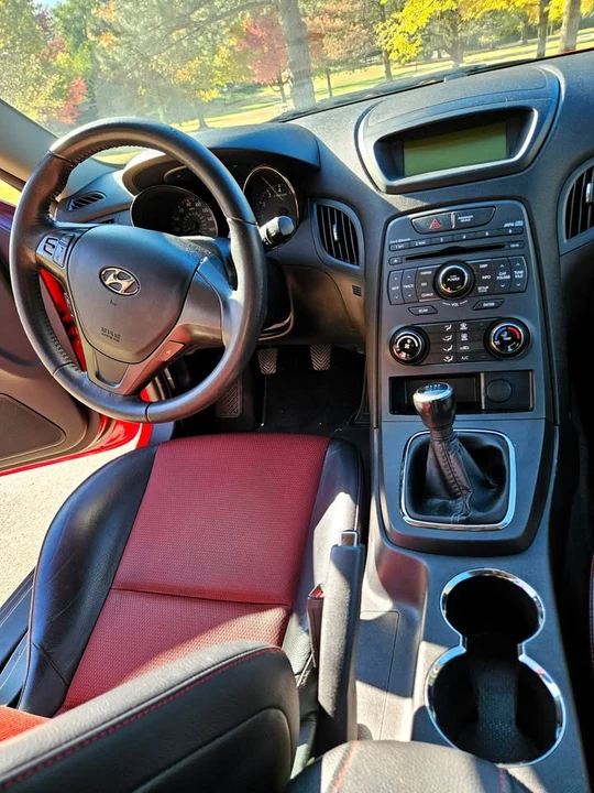2012 Hyundai Genesis Coupe - Image 6 of 19