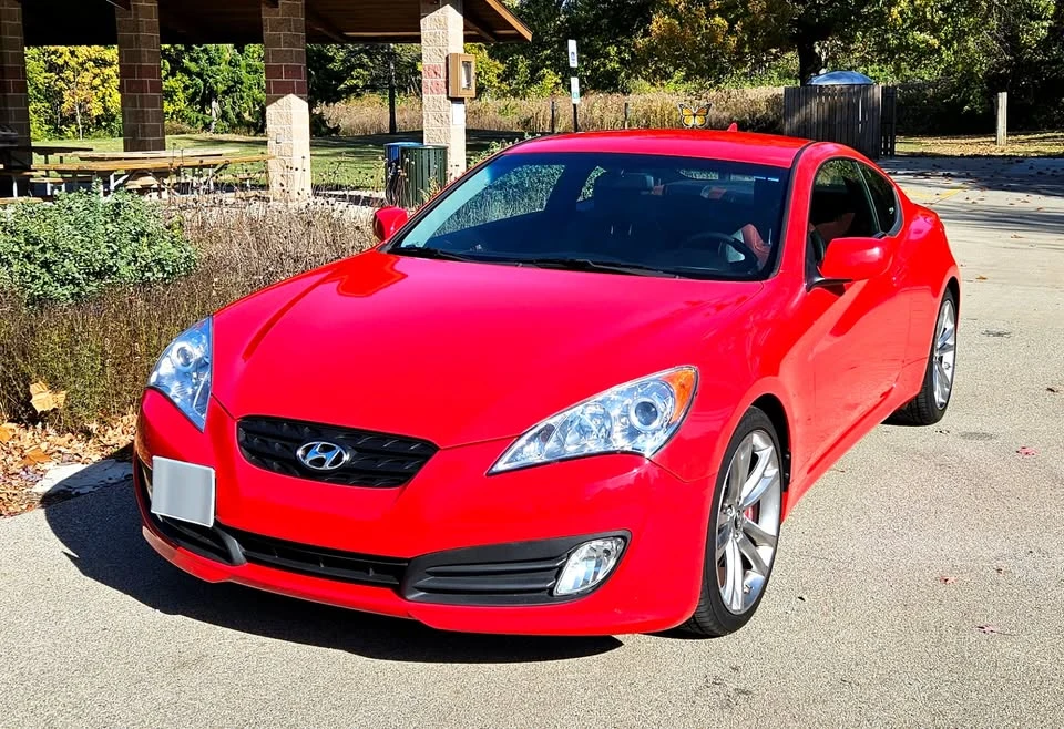 2012 Hyundai Genesis Coupe - Image 11 of 19