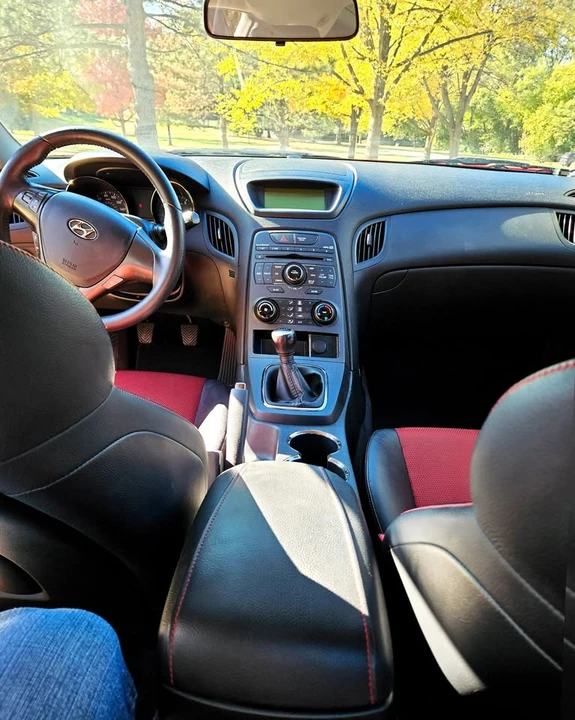 2012 Hyundai Genesis Coupe - Image 12 of 19