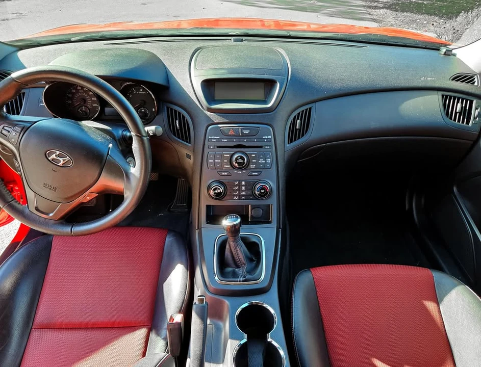 2012 Hyundai Genesis Coupe - Image 13 of 19