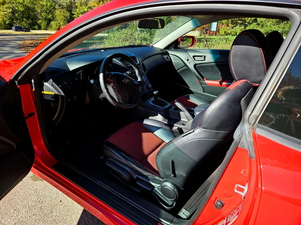 2012 Hyundai Genesis Coupe - Image 5 of 19