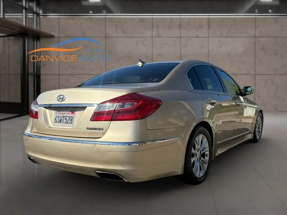 2012 Hyundai Genesis - Image 5 of 19