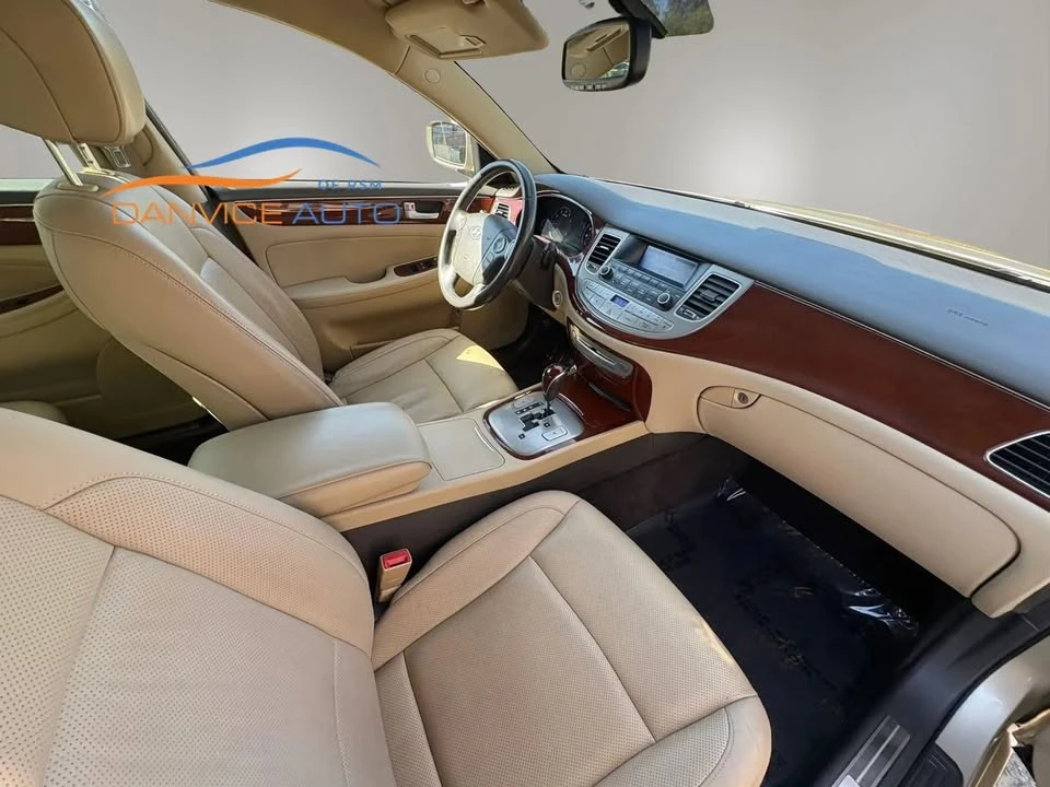 2012 Hyundai Genesis - Image 14 of 19