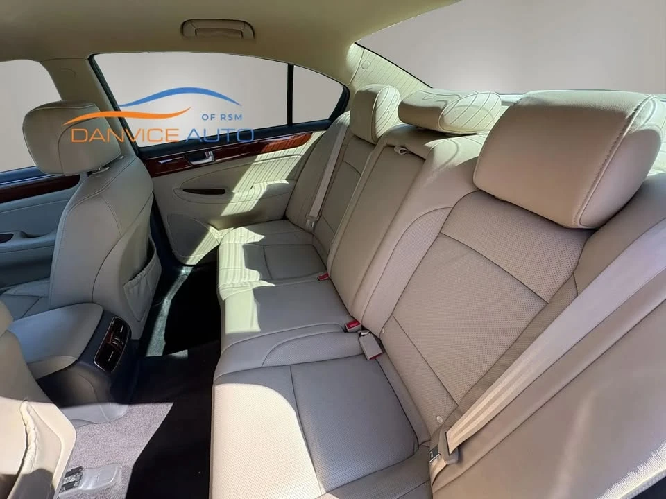 2012 Hyundai Genesis - Image 10 of 19