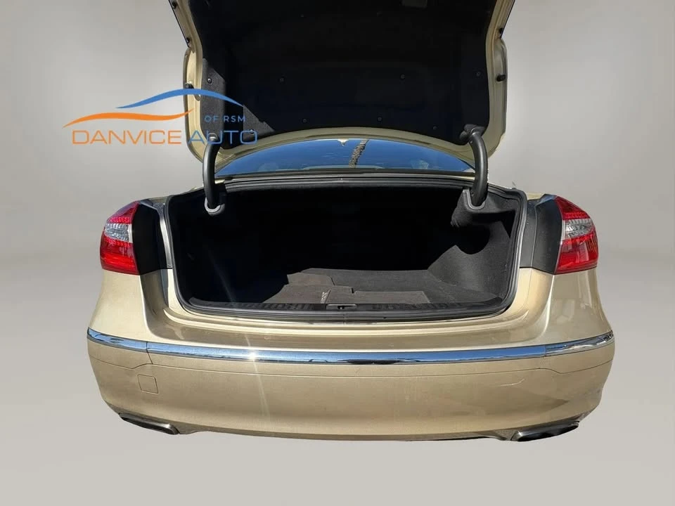2012 Hyundai Genesis - Image 12 of 19