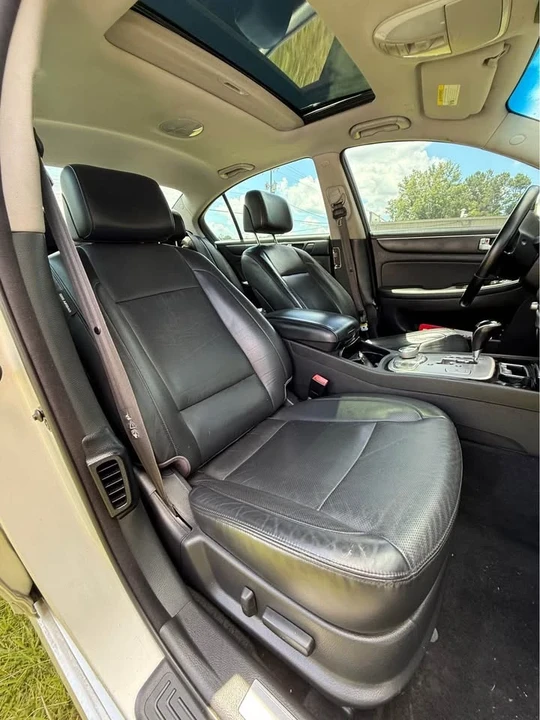 2012 Hyundai Genesis - Image 6 of 8