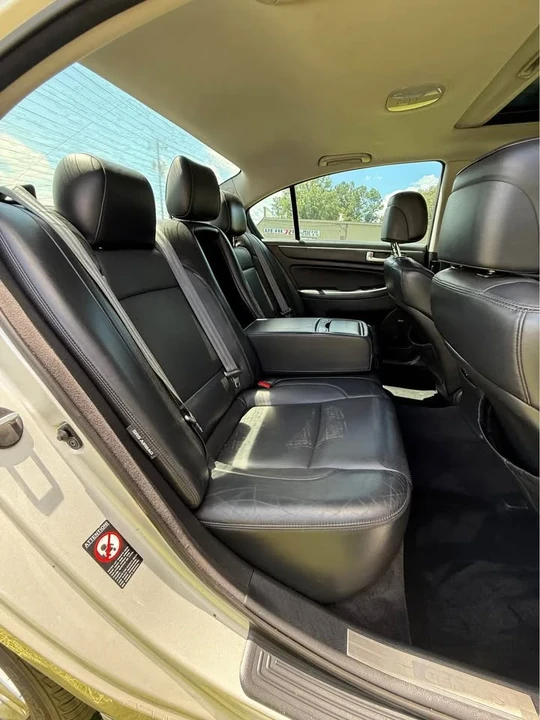 2012 Hyundai Genesis - Image 7 of 8