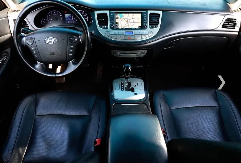 2012 Hyundai Genesis - Image 5 of 6
