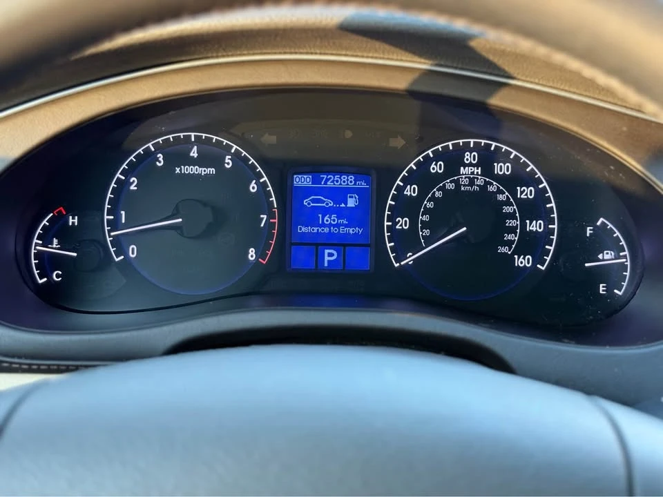 2012 Hyundai Genesis - Image 17 of 18