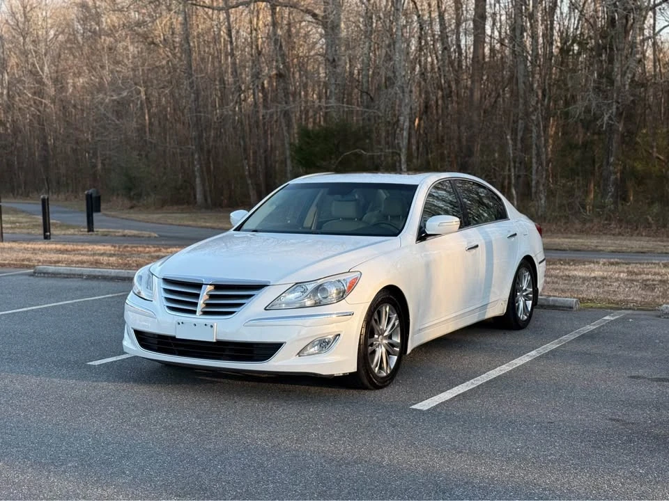 2012 Hyundai Genesis - Image 2 of 18