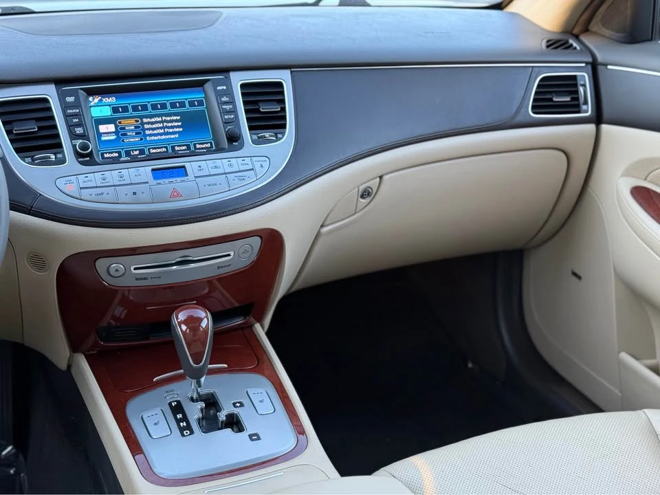 2012 Hyundai Genesis - Image 8 of 18