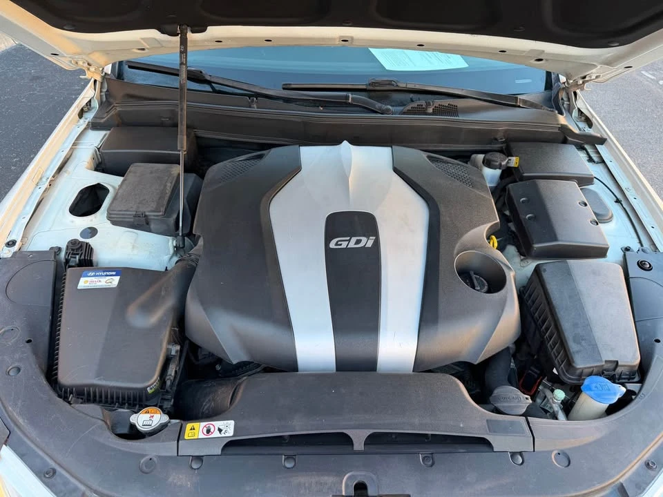 2012 Hyundai Genesis - Image 18 of 20