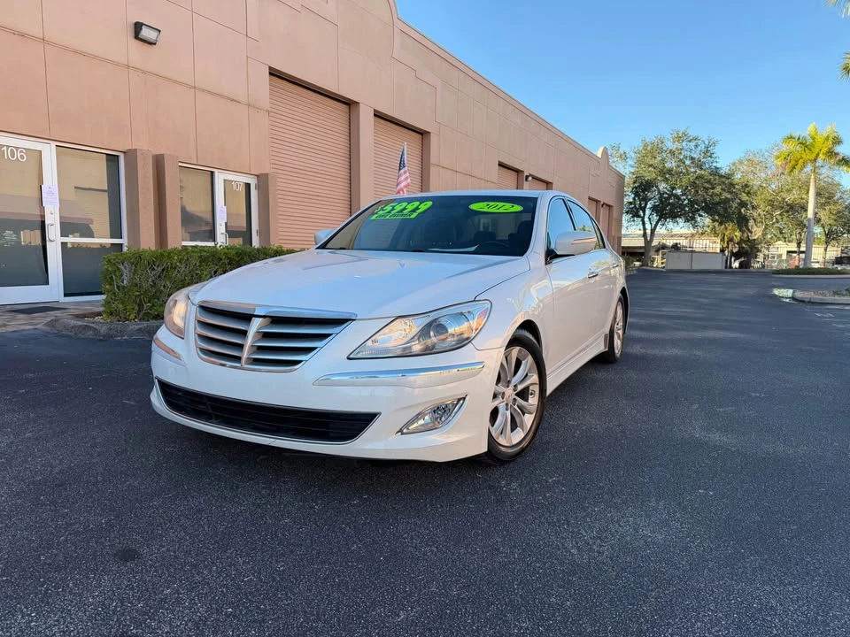 2012 Hyundai Genesis - Image 5 of 20