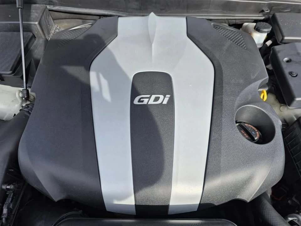 2012 Hyundai Genesis - Image 17 of 18