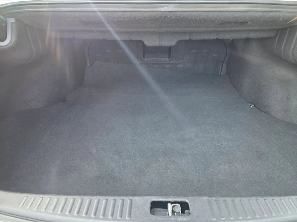 2012 Hyundai Genesis - Image 16 of 18