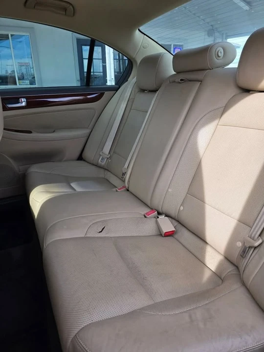 2012 Hyundai Genesis - Image 11 of 18