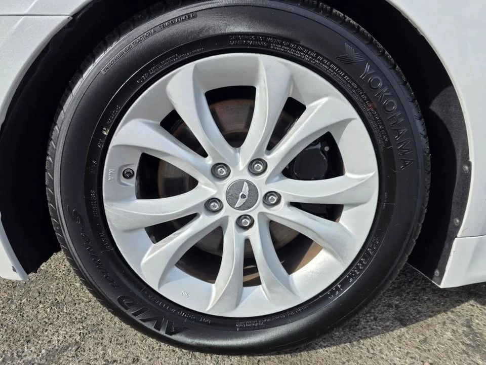2012 Hyundai Genesis - Image 18 of 18
