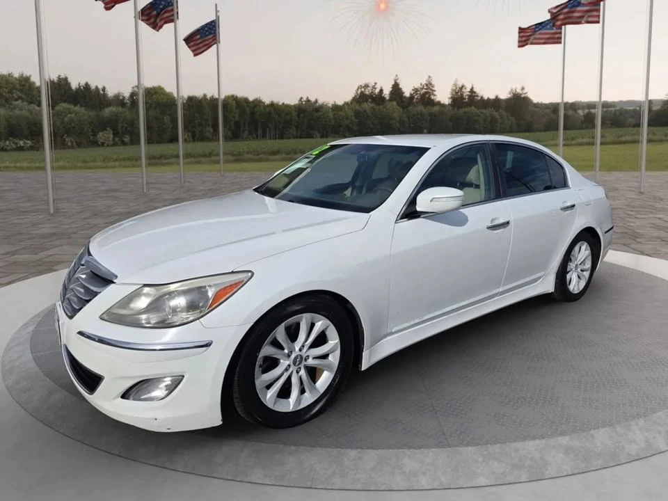 2012 Hyundai Genesis - Image 2 of 18