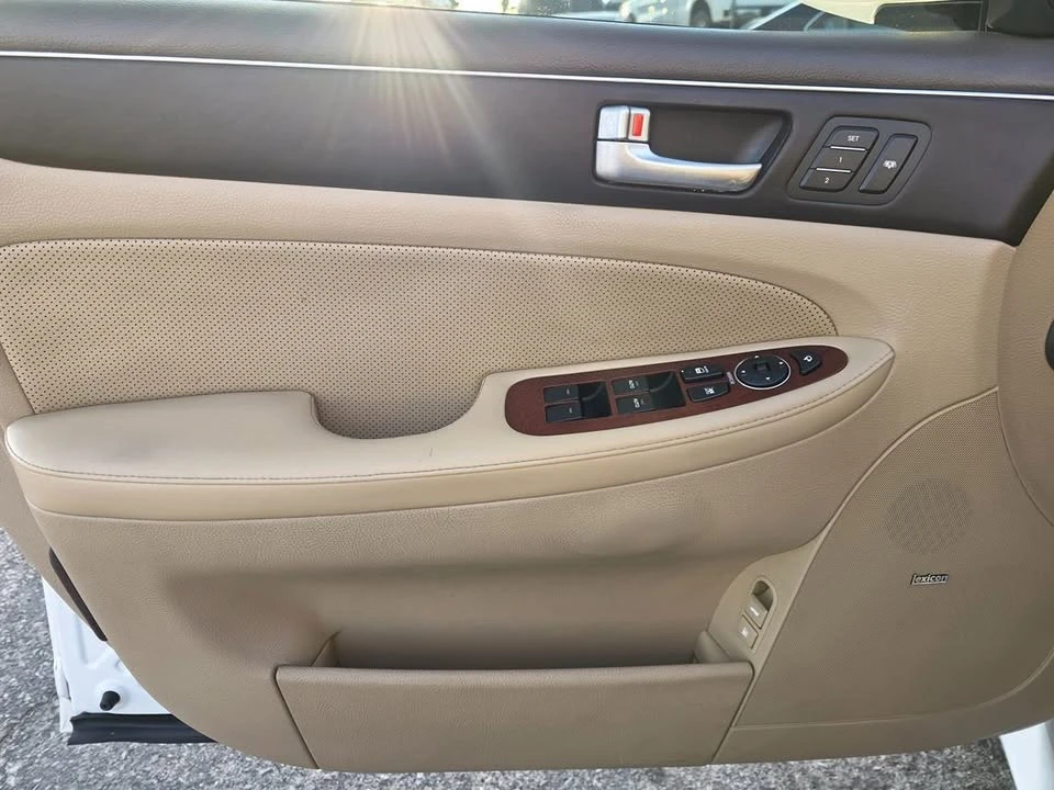 2012 Hyundai Genesis - Image 14 of 18