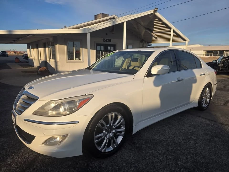 2012 Hyundai Genesis - Image 2 of 18