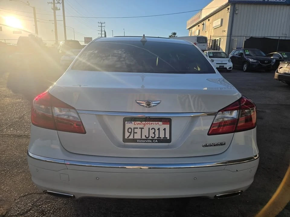 2012 Hyundai Genesis - Image 6 of 18