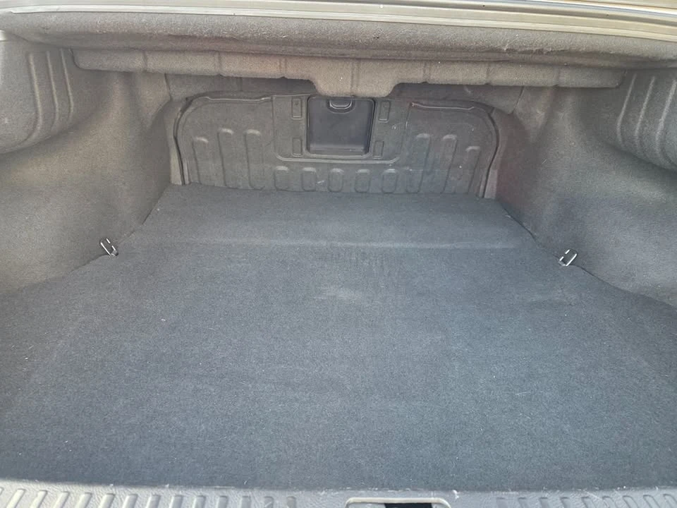 2012 Hyundai Genesis - Image 16 of 18
