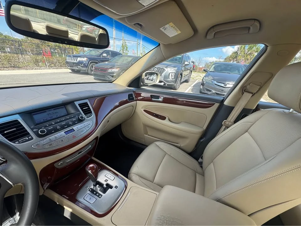 2012 Hyundai Genesis - Image 12 of 16