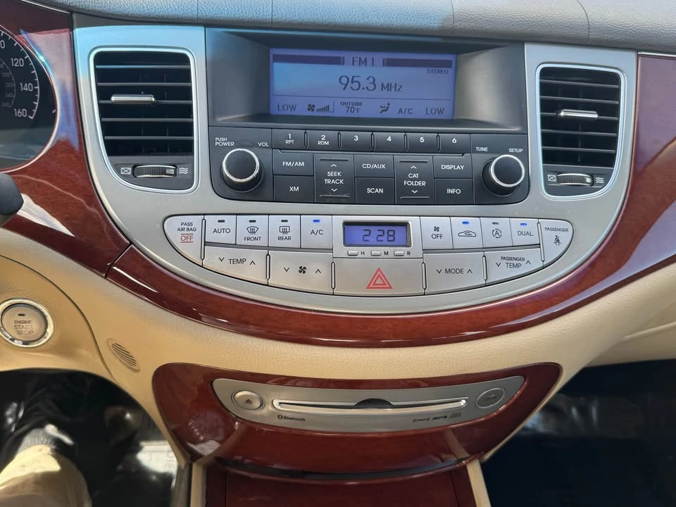 2012 Hyundai Genesis - Image 13 of 16