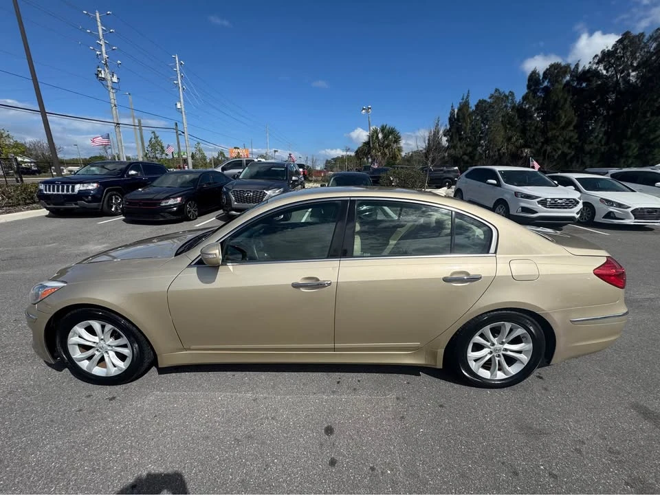 2012 Hyundai Genesis - Image 8 of 16