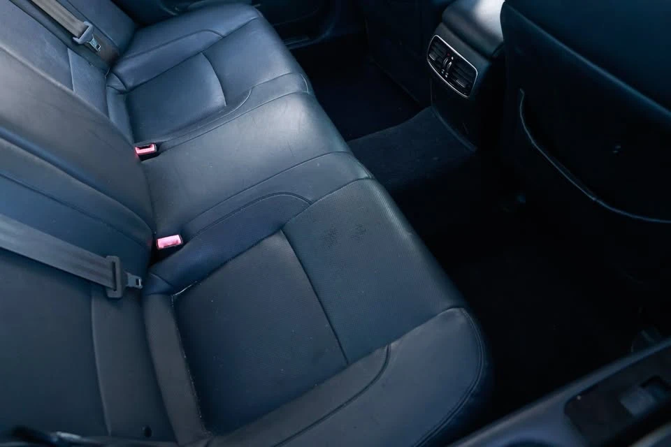 2012 Hyundai Genesis - Image 12 of 19
