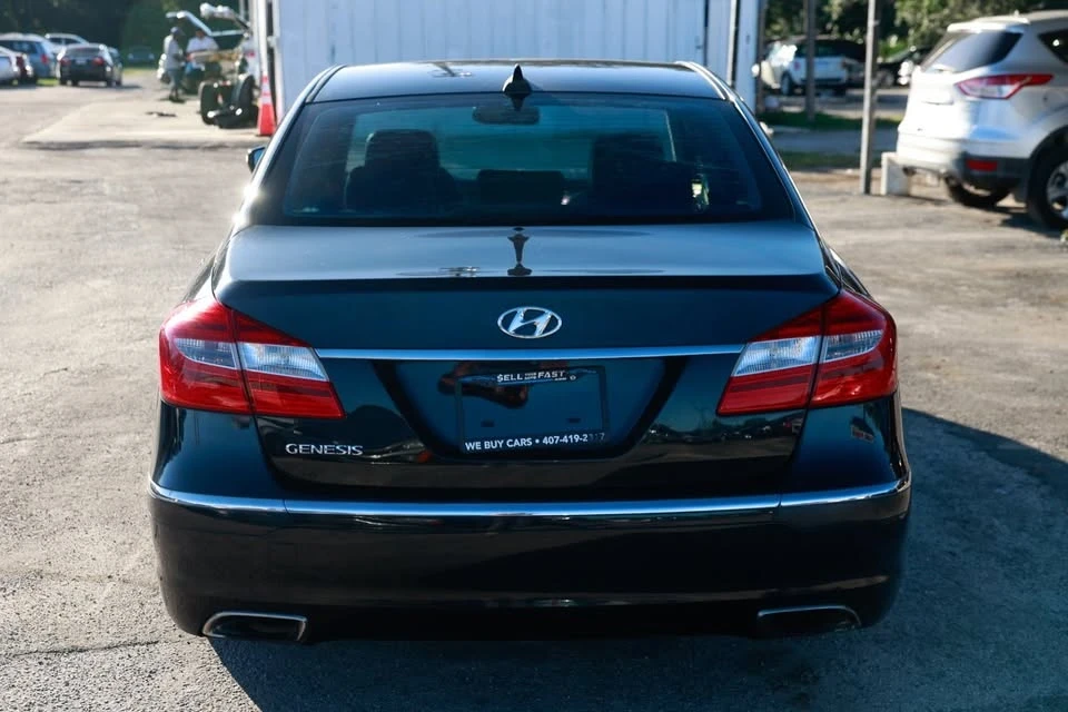 2012 Hyundai Genesis - Image 9 of 19