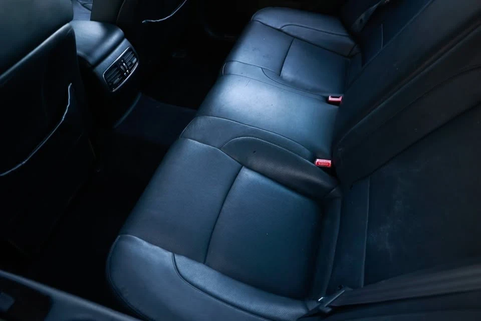 2012 Hyundai Genesis - Image 10 of 19