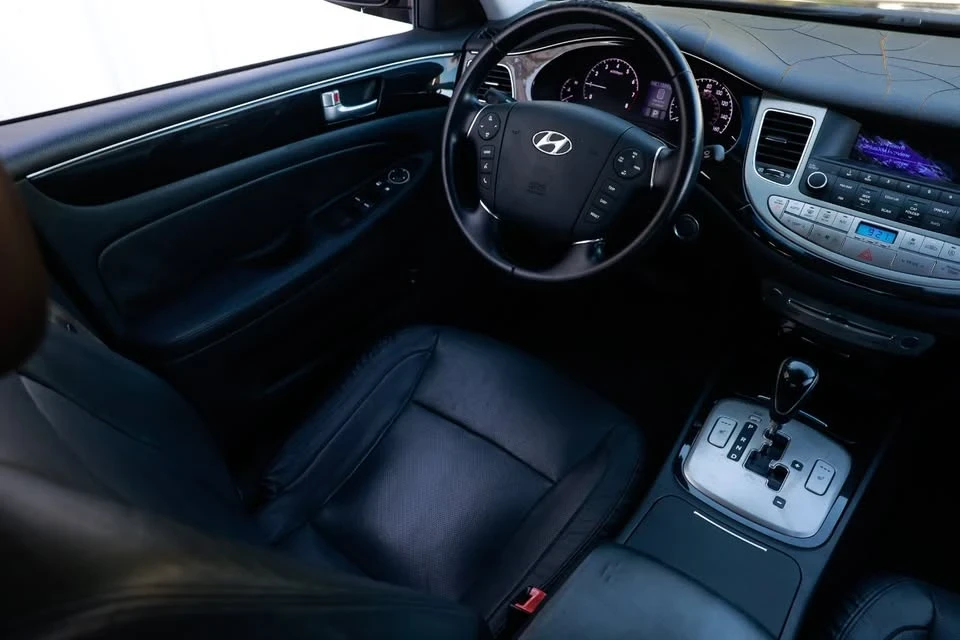 2012 Hyundai Genesis - Image 19 of 19