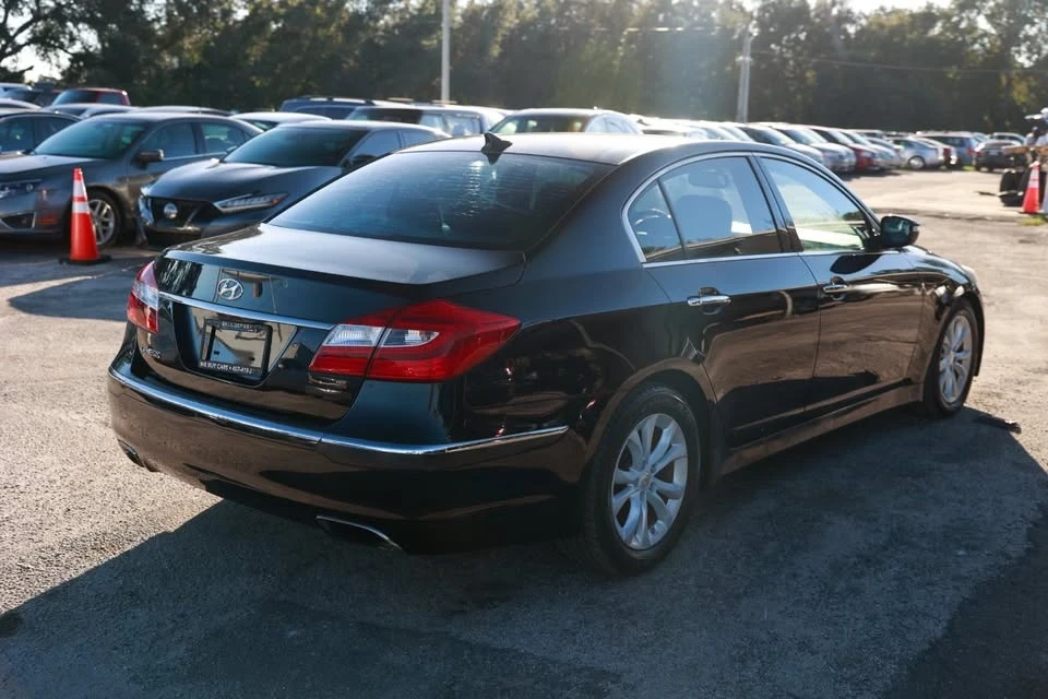 2012 Hyundai Genesis - Image 11 of 19