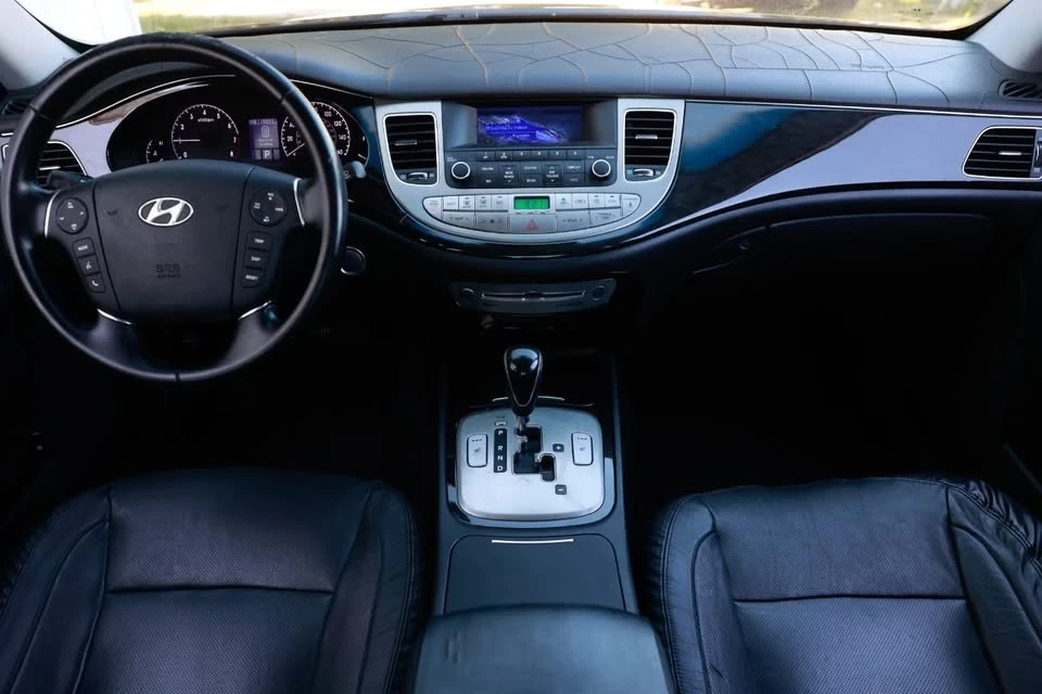2012 Hyundai Genesis - Image 2 of 19