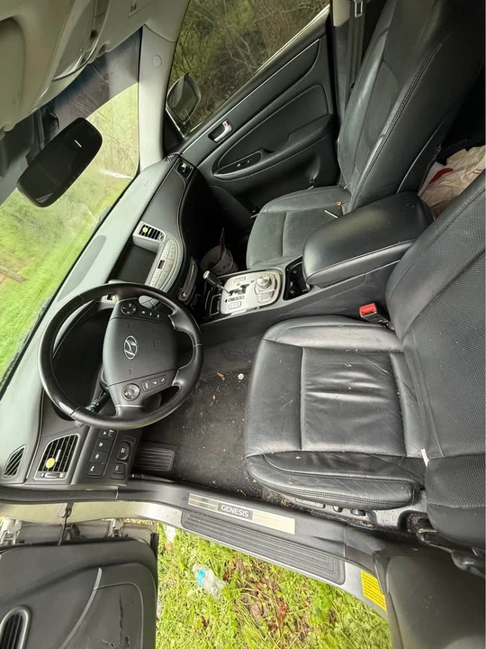 2012 Hyundai Genesis - Image 6 of 6