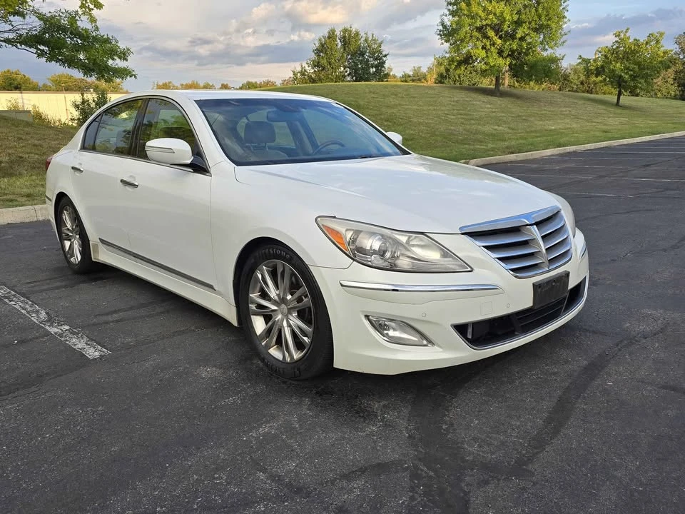 2012 Hyundai Genesis - Image 6 of 15
