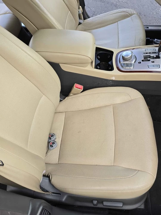 2012 Hyundai Genesis - Image 12 of 15