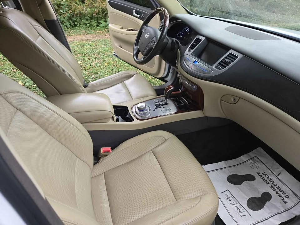 2012 Hyundai Genesis - Image 8 of 17