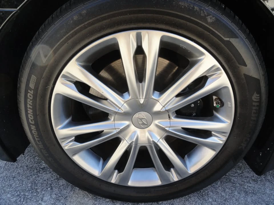 2012 Hyundai Genesis - Image 17 of 17