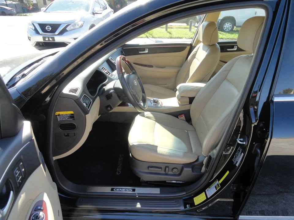 2012 Hyundai Genesis - Image 4 of 17