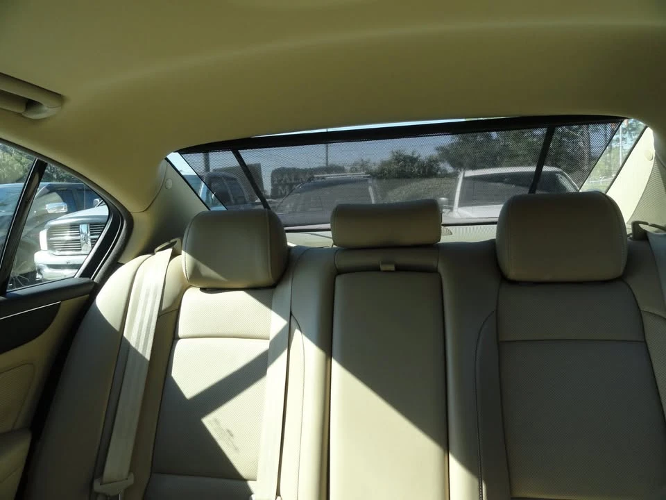 2012 Hyundai Genesis - Image 13 of 17