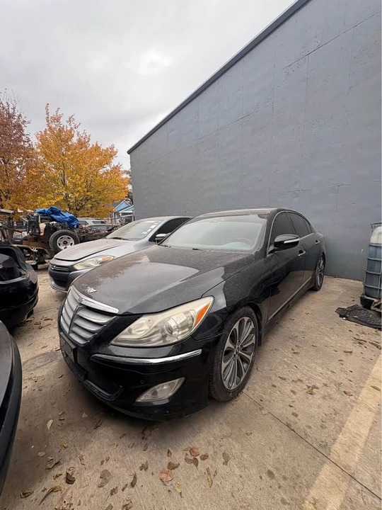 2012 Hyundai Genesis - Image 2 of 11