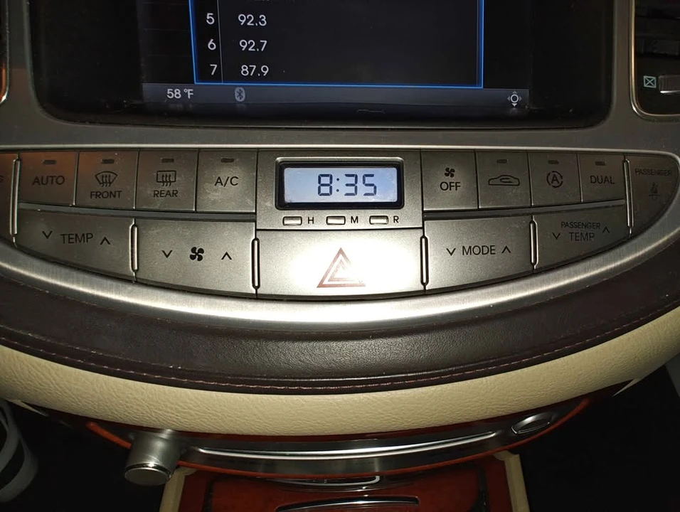 2012 Hyundai Genesis - Image 8 of 17