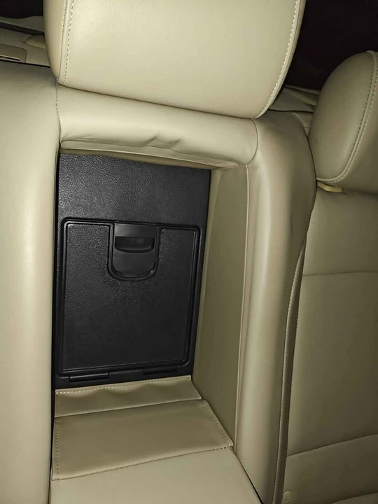 2012 Hyundai Genesis - Image 12 of 17